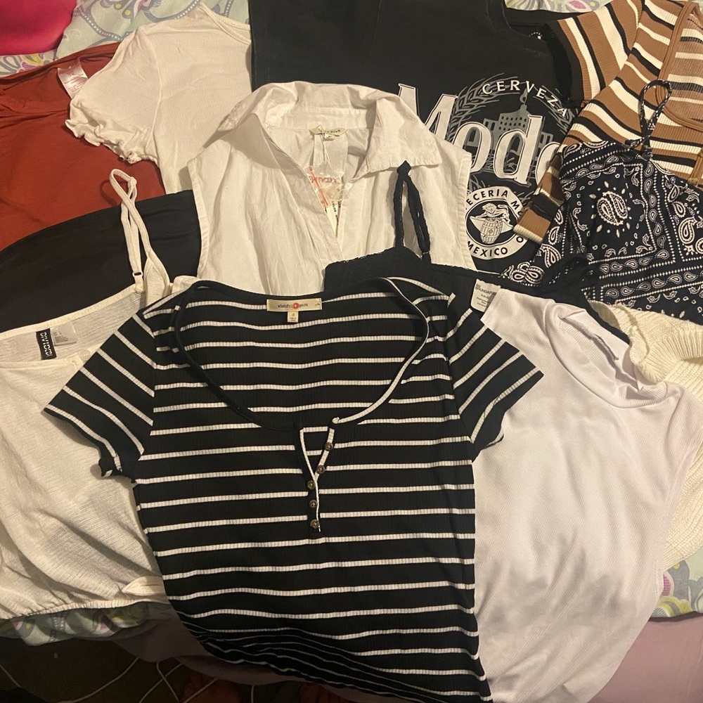 👕 👚 BUNDLE OF 12 CROP TOPS 👚👕